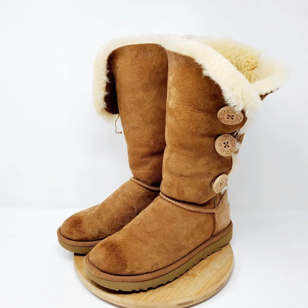 UGG Bailey Triplet Womens 6 Boot Chestnut Brown Suede Tall Winter Button Pull On
